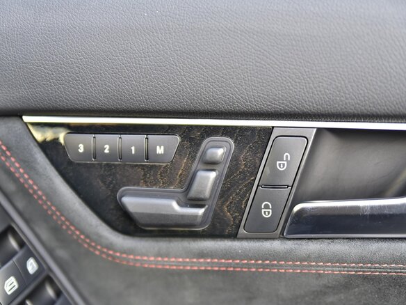 2012 Mercedes-Benz C-Класс 180 BlueEFFICIENCY III (W204) Рестайлинг, чёрный - вид 11