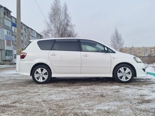 2004 Toyota Ipsum II (M20) Рестайлинг, белый, 1100000 рублей, вид 4