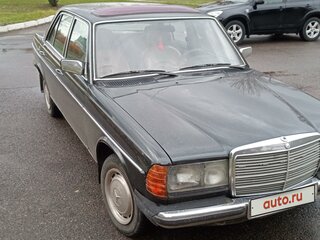 1983 Mercedes-Benz W123 300, зелёный, 355000 рублей, вид 4