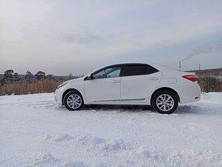 2013 Toyota Corolla XI (E160, E170, E180), белый, 1050000 рублей, вид 3