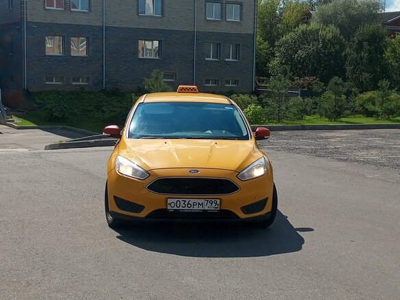 2016 Ford Focus III Рестайлинг, жёлтый, 698000 рублей - вид 4
