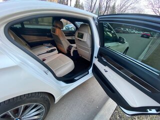 2010 BMW 7 серии Long 750Li xDrive V (F01/F02/F04), белый, 1505000 рублей, вид 4