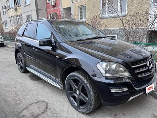 2010 Mercedes-Benz M-Класс 350 II (W164) Рестайлинг, чёрный, 1450000 рублей, вид 2