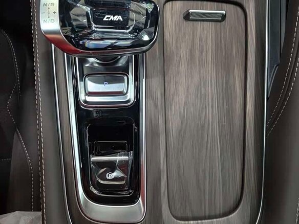 2025 Geely Monjaro (Xingyue L) I Рестайлинг 2 (China Market), белый - вид 11
