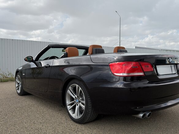 2008 BMW 3 серии 325i V (E90/E91/E92/E93), чёрный, 2400000 рублей - вид 4