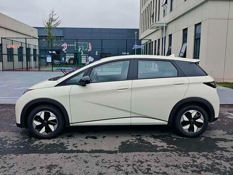 2026 BYD Dolphin 44.9 kWh I, белый, 1570000 рублей, вид 2