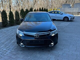 2016 Toyota Camry VII (XV50) Рестайлинг, чёрный, 2550000 рублей, вид 1