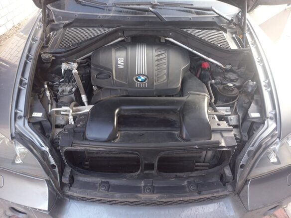 2010 BMW X5 30d II (E70) Рестайлинг, серый, 2400000 рублей - вид 3