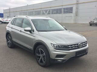2017 Volkswagen Tiguan II, серебристый, 2200000 рублей, вид 1
