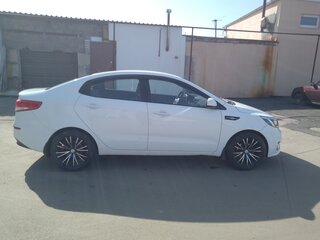 2015 Kia Rio III Рестайлинг, белый, 799999 рублей, вид 4