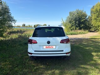 2017 Volkswagen Touareg II Рестайлинг, белый, 3800000 рублей, вид 5