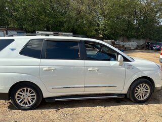 2013 SsangYong Korando Turismo I, белый, 2500000 рублей, вид 3