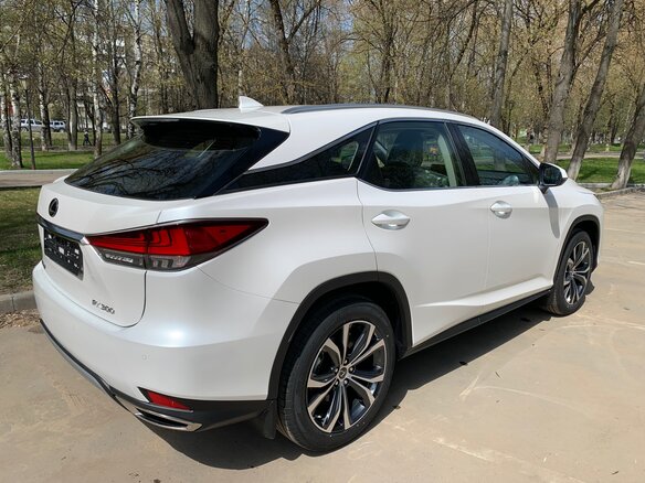 2021 Lexus RX 300 IV Рестайлинг, белый, 10000000 рублей - вид 4