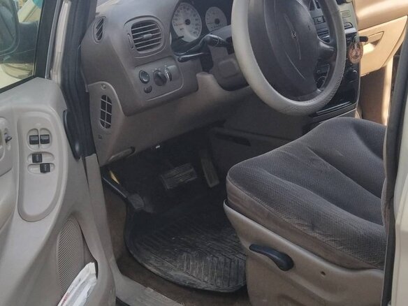 2002 Chrysler Voyager IV, серебристый, 480000 рублей - вид 5