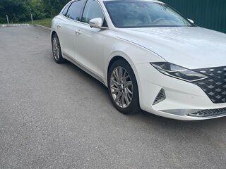 2021 Hyundai Grandeur VI Рестайлинг, белый, 4000000 рублей, вид 4