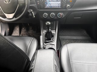 2015 Toyota Corolla XI (E160, E170, E180), белый, 1200000 рублей, вид 4