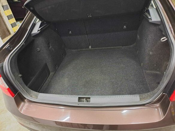 2018 Skoda Octavia III (A7) Рестайлинг, коричневый, 1630000 рублей - вид 16