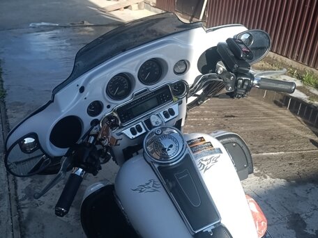 2007 Harley-Davidson Electra Glide, белый, 1100000 рублей, вид 3