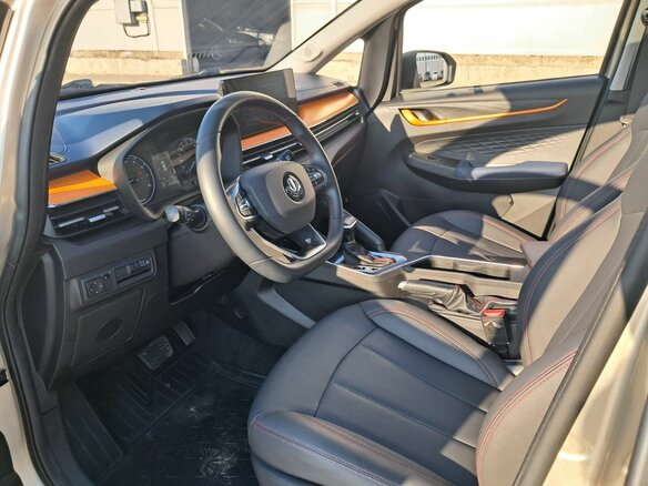 2023 Livan X3 Pro, жёлтый - вид 15