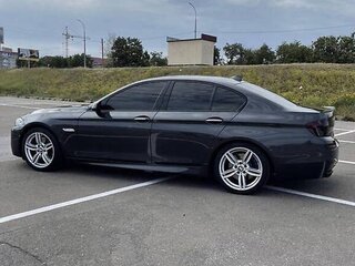 2014 BMW 5 серии 550i VI (F10/F11/F07) Рестайлинг, серый, 2800000 рублей, вид 5