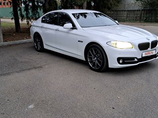 2013 BMW 5 серии 520i VI (F10/F11/F07), белый, 2500000 рублей, вид 4