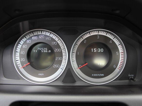 2013 Volvo XC60 I, чёрный - вид 13