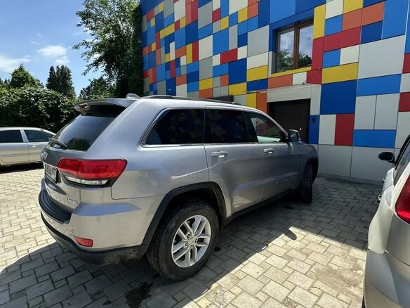2018 Jeep Grand Cherokee IV (WK2) Рестайлинг, серый, 2600000 рублей - вид 3