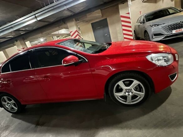 2011 Volvo S60 II, красный, 930000 рублей - вид 6