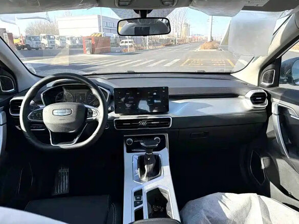 2026 Geely Coolray I Рестайлинг, белый - вид 7