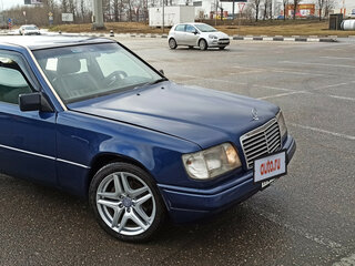 1993 Mercedes-Benz E-Класс 220 I (W124), синий, 500000 рублей, вид 5
