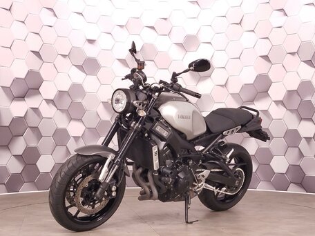 2018 Yamaha XSR900, серебристый, 649000 рублей, вид 2