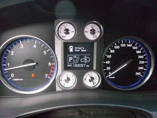 2010 Lexus LX 570 III, чёрный, 2000000 рублей, вид 2