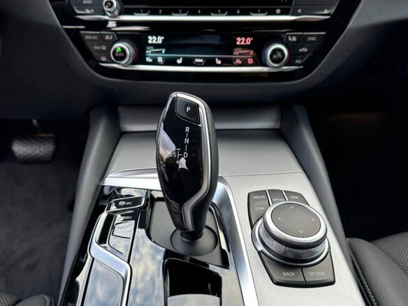 2020 BMW 5 серии 530i VII (G30/G31/G38) Рестайлинг, чёрный, 5500000 рублей - вид 14