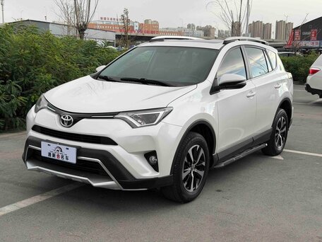Toyota RAV4 IV (XA40) Рестайлинг