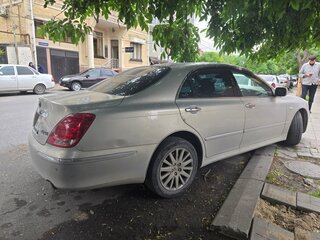 2005 Toyota Crown Majesta IV (S180), серебристый, 1750000 рублей, вид 4