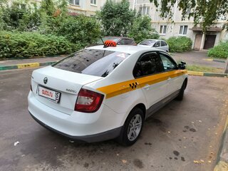 2017 Skoda Rapid I Рестайлинг, белый, 550000 рублей, вид 4