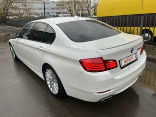 2013 BMW 5 серии M550d xDrive VI (F10/F11/F07) Рестайлинг, белый, 3500000 рублей, вид 5