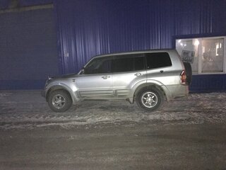 1999 Mitsubishi Pajero III, серебристый, 960000 рублей, вид 2
