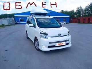 2008 Toyota Voxy II (R70), белый, 1500000 рублей, вид 1