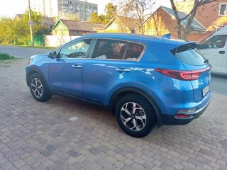2018 Kia Sportage IV Рестайлинг, синий, 1700000 рублей, вид 4