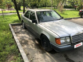 1993 Mercedes-Benz E-Класс 200 I (W124), серебристый, 200000 рублей, вид 4