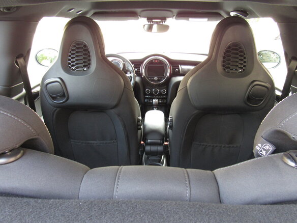 2016 Mini Hatch JCW III (F55/F56), белый - вид 2