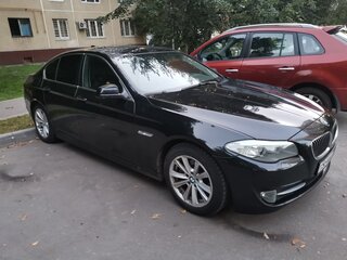 2012 BMW 5 серии 520i VI (F10/F11/F07), чёрный, 1420000 рублей, вид 3