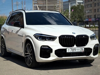 2019 BMW X5 M50d IV (G05/G18), белый, 7850000 рублей, вид 1
