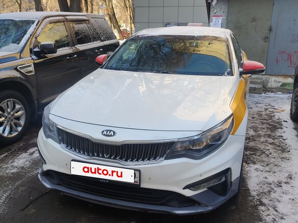 2018 Kia Optima IV Рестайлинг, белый, 860000 рублей - вид 4