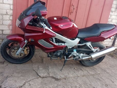 1997 Honda VTR 1000, красный, 280000 рублей, вид 1