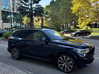 2022 BMW X5 M50i IV (G05/G18), синий, 10500000 рублей, вид 5