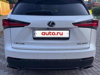 2017 Lexus NX 300 I Рестайлинг, белый, 2600000 рублей, вид 2