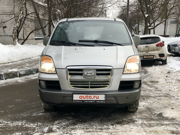 2004 Hyundai Starex I Рестайлинг 2, серебристый - вид 1
