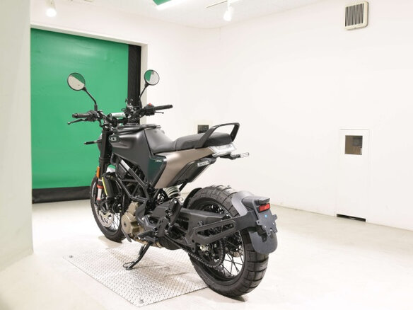 2022 Husqvarna Svartpilen 401, чёрный, 540000 рублей - вид 5